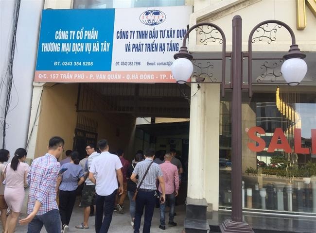 Cư dân dự án ICID Complex “khóc ròng” vì chưa về ở nhà đã bị nứt