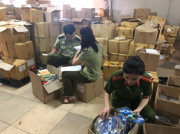Phát hiện và tịch thu gần 10 vạn cuốn sách in lậu tại Hà Nội