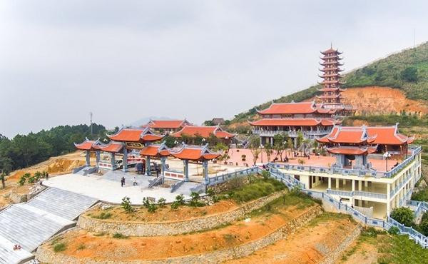 Đại Tuệ - Ngôi chùa nổi tiếng xứ Nghệ nắm giữ nhiều kỉ lục Việt Nam