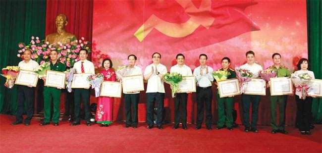 Hà Nội học tập và làm theo di huấn của Chủ tịch Hồ Chí Minh: Đoàn kết, thống nhất, xây dựng Đảng vững mạnh