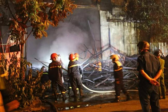Hà Nội: Cháy nhà xưởng ven khu công nghiệp Ngọc Hồi