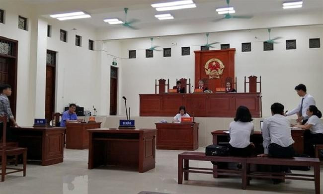 Bắc Giang: Bị cáo vắng mặt nhiều lần không lý do, luật sư đề nghị truy nã