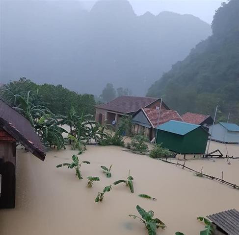 Quảng Bình: Nước ngập lút nóc nhà ở rốn lũ Tân Hóa