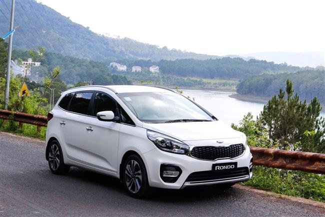 Giá xe ôtô hôm nay 7/9: Kia Rondo giảm 16 triệu đồng