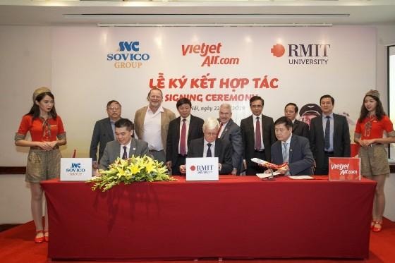 Đại học RMIT hợp tác với Sovico và Vietjet đẩy mạnh đào tạo hàng không