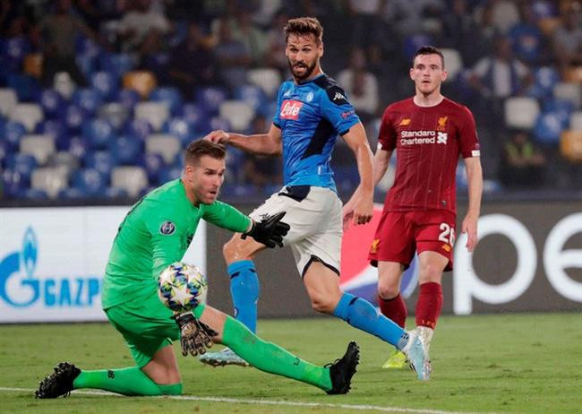 Hàng thủ "tạo phản", Liverpool đại bại tại Napoli