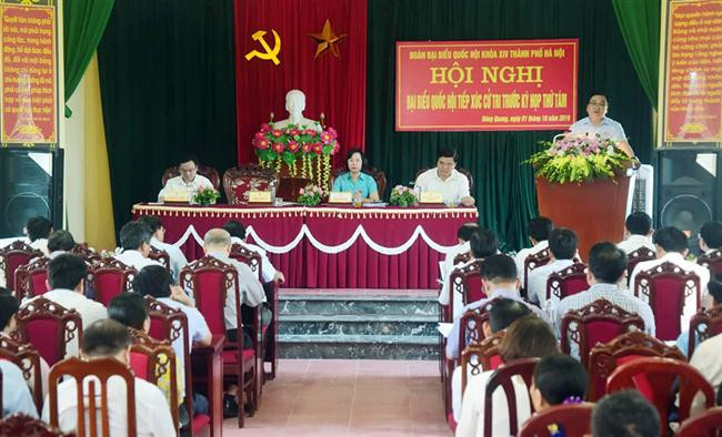 Bí thư Thành ủy Hà Nội Hoàng Trung Hải tiếp xúc cử tri huyện Ba Vì