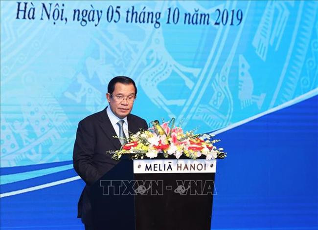 Thủ tướng Campuchia Hun Sen kết thúc chuyến thăm chính thức Việt Nam
