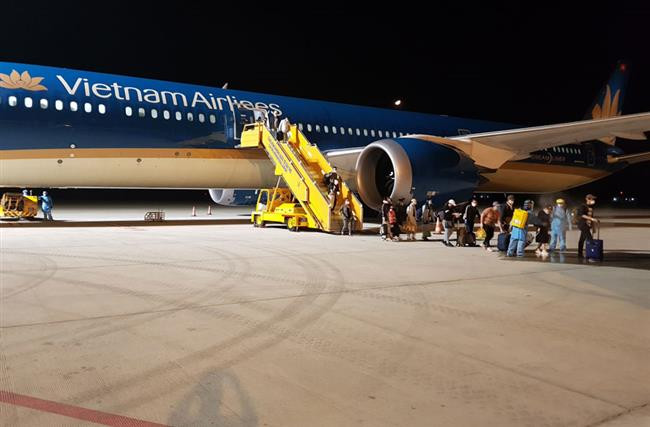 Chuyến bay đầu tiên từ khu vực Trung Đông đưa gần 300 công dân Việt Nam hồi hương