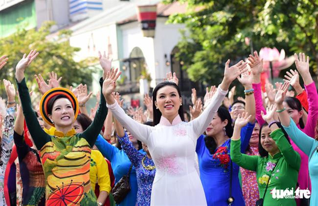 Kết luận của Bộ Chính trị về xây dựng và phát triển văn hoá, con người Việt Nam đáp ứng yêu cầu phát triển bền vững