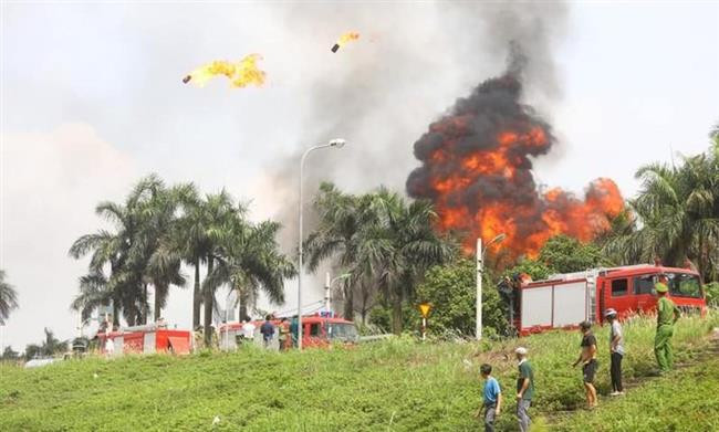 Quận Long Biên: Các biện pháp ứng phó về môi trường sau vụ cháy nổ kho hóa chất trên địa bàn