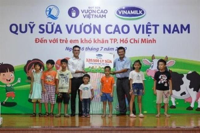Quỹ sữa vươn cao Việt Nam và Vinamilk tiếp tục hành trình kết nối yêu thương tại TP.HCM