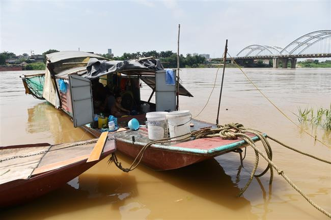 Hà Nội: Nước sông Hồng dâng cao, người dân gặp khó