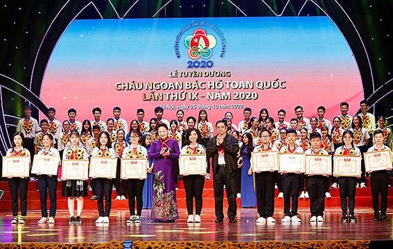 Lễ Tuyên dương Cháu ngoan Bác Hồ toàn quốc lần thứ IX