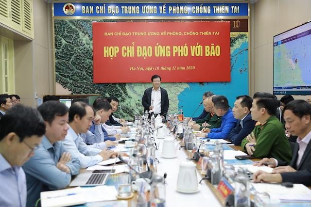 Phó Thủ tướng Trịnh Đình Dũng: Linh hoạt, cơ động ứng phó đồng thời 2 cơn bão