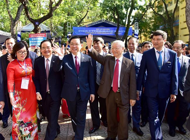 Tổng Bí thư, Chủ tịch nước Nguyễn Phú Trọng dự lễ kỷ niệm 70 năm thành lập trường THPT Nguyễn Gia Thiều