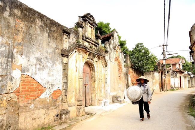 Trăn trở về những biệt thự cổ làng Cựu