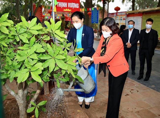 Lãnh đạo Trung ương, thành phố tham dự Tết trồng cây tại huyện Gia Lâm