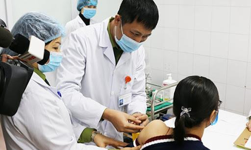 Việt Nam sẽ ưu tiên tiêm vaccine Covid-19 cho đối tượng nào?