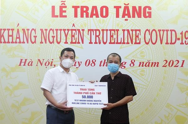 Trao 100.000 bộ kit test nhanh kháng nguyên SARS-CoV-2 tặng 4 tỉnh, thành phố