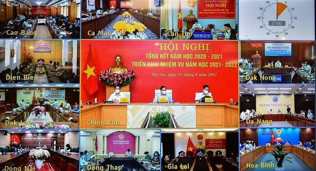 Thủ tướng Phạm Minh Chính: Dù khó khăn đến mấy cũng phải kiên định mục tiêu ''trồng người''