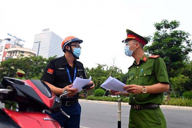 Hà Nội công bố quy trình xét duyệt, cấp Giấy đi đường, Thẻ đi mua hàng thiết yếu  tại Vùng 1 theo yêu cầu phòng, chống dịch Covid - 19