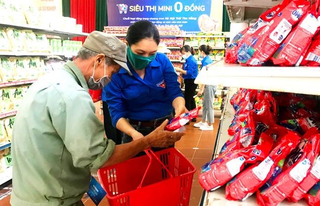 22.000 người được hỗ trợ từ “Siêu thị mi ni 0 đồng - Hà Nội trái tim hồng”