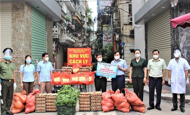 Quận Hai Bà Trưng quyết tâm thực hiện thành công ''mục tiêu kép''