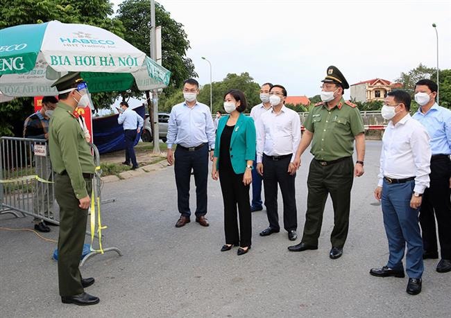 Siết chặt kiểm soát tại khu vực cách ly, thực hiện nghiêm “nội bất xuất, ngoại bất nhập”