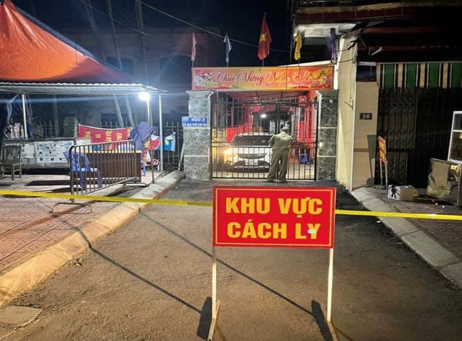 Hà Nội: 1.505 F0 đang điều trị, phong tỏa 122 điểm