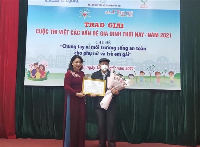 Trao giải cuộc thi viêt ''Các vấn đề gia đình thời nay'' lần thứ XI