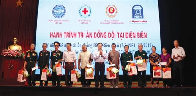 Chương trình GIAO LƯU NGHỆ THUẬT “Khúc quân hành” lần VI năm 2022: Cùng Người Hà Nội thắp lửa tri ân