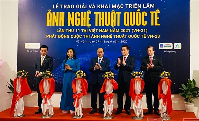 Trao giải và khai mạc triển lãm Ảnh nghệ thuật quốc tế lần thứ 11 tại Việt Nam