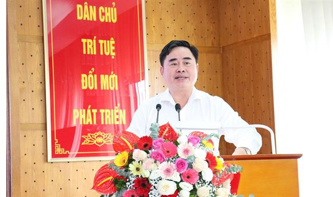 Sách ''Một số vấn đề lý luận và thực tiễn về chủ nghĩa xã hội và con đường đi lên chủ nghĩa xã hội ở Việt Nam'' được biên dịch ra 6 ngoại ngữ