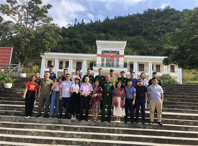 Mang yêu thương đến với vùng cao, biên giới Hà Giang