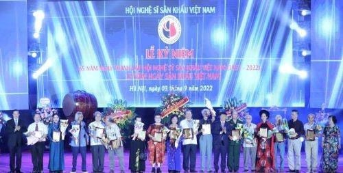 65 năm xây dựng nền sân khấu yêu nước, gắn bó máu thịt với nhân dân