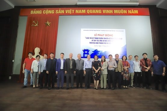 Quy tắc ứng xử nơi công cộng góp phần xây dựng người Hà Nội thanh lịch, văn minh 