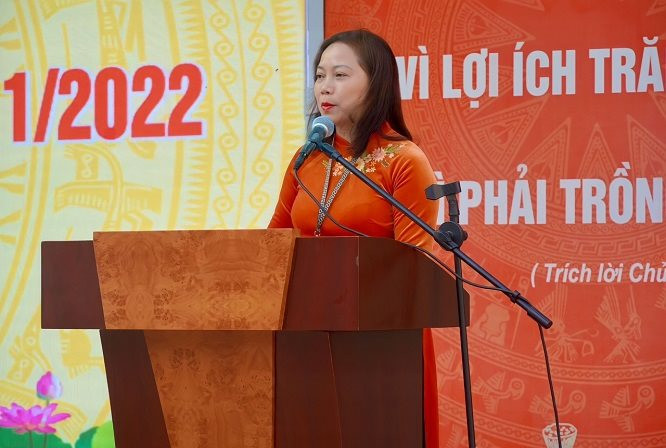 Trường Tiểu học Hoàng Hoa Thám hưởng ứng ngày Pháp luật Việt Nam