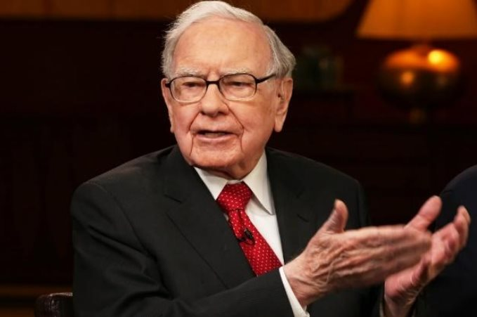 Chấm điểm cổ phiếu VNM dựa trên 5 nguyên tắc đầu tư của Warren Buffett
