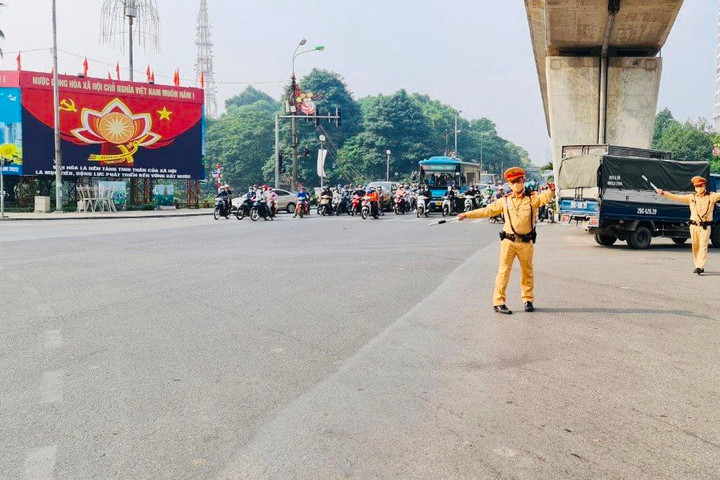 Đội CSGT số 7, CA TP. Hà Nội: Tăng cường tuần tra, kiểm soát và phân luồng giao thông dịp cao điểm cuối năm