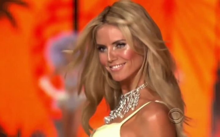 Siêu mẫu Heidi Klum muốn sinh con ở tuổi 50