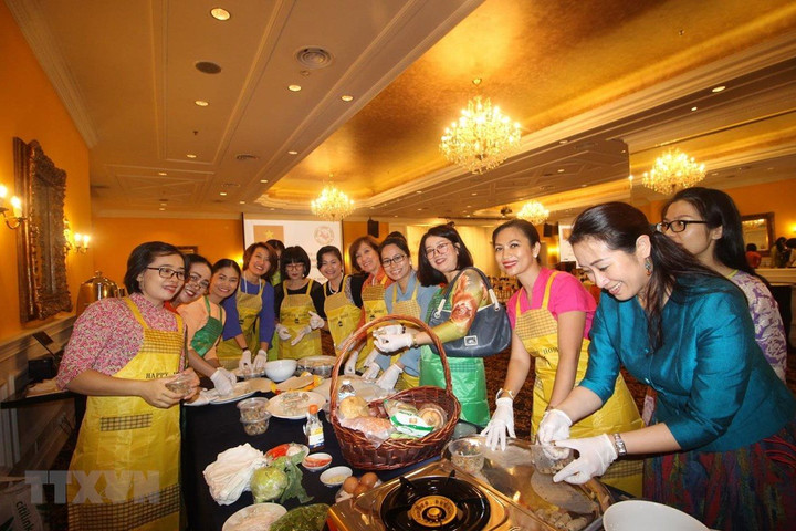 Lễ hội ẩm thực “Thắm tình hữu nghị khối ASEAN 2022”