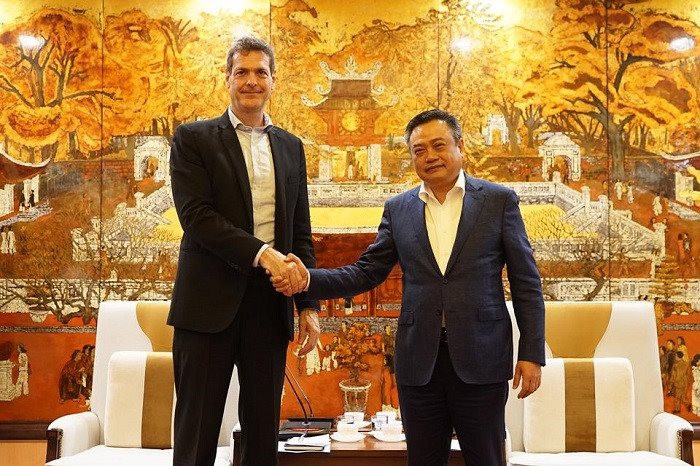 Chủ tịch UBND Thành phố Trần Sỹ Thanh tiếp Giám đốc Quốc gia Văn phòng Ngân hàng phát triển châu Á tại Việt Nam