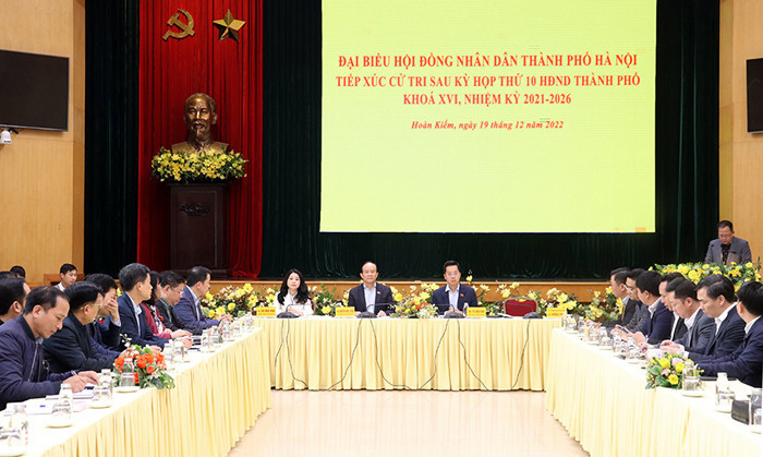 Chủ tịch HĐND Thành phố Hà Nội Nguyễn Ngọc Tuấn tiếp xúc cử tri quận Hoàn Kiếm