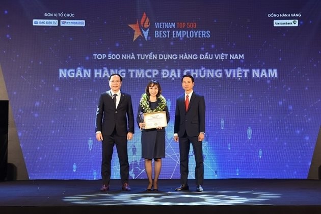 PVcomBank được vinh danh trong Top 500 nhà tuyển dụng hàng đầu Việt Nam 2022