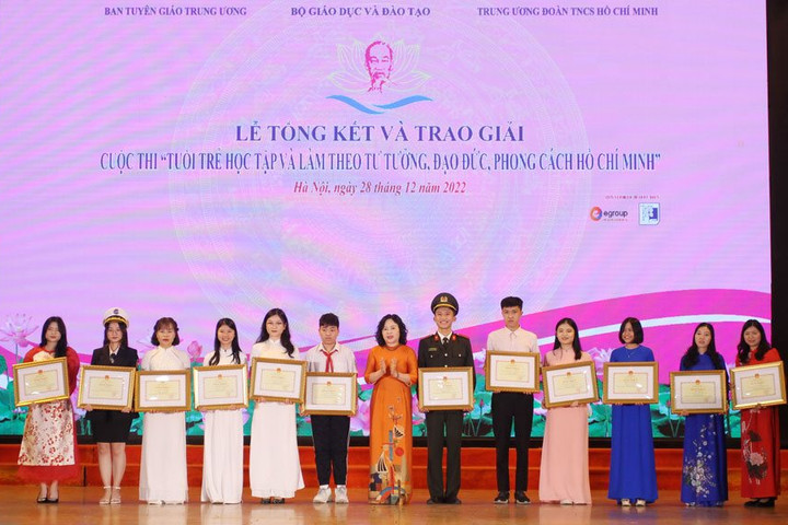 Trao giải cuộc thi “Tuổi trẻ học tập và làm theo tư tưởng, đạo đức, phong cách Hồ Chí Minh” năm 2022