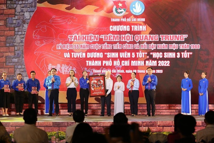 Thành phố Hồ Chí Minh: Tổ chức chương trình “Đêm hội Quang Trung” và tuyên dương “Sinh viên 5 tốt”, “Học sinh 3 tốt”
