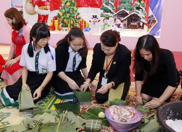 Tổ chức các chương trình đón Tết Nguyên đán cổ truyền Việt Nam tại Lào năm 2023