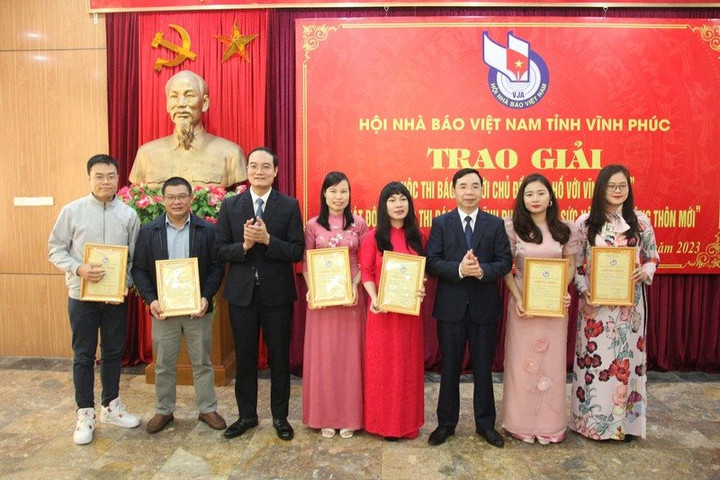 Trao giải báo chí “Bác Hồ với Vĩnh Phúc”