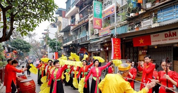 Khai mạc Lễ hội truyền thống Đền Bạch Mã